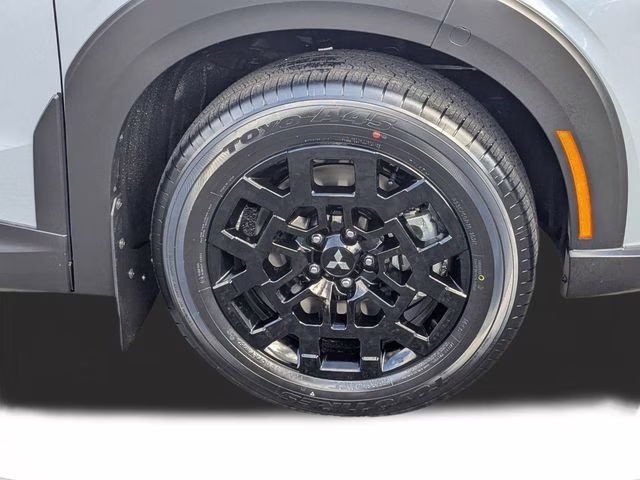 2026 Moonstone Gray/Black Roof Mitsubishi Outlander Trail Edition AWD SUV