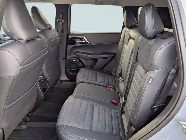 2026 Moonstone Gray/Black Roof Mitsubishi Outlander Trail Edition AWD SUV