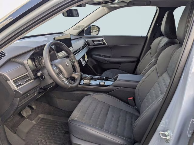 2026 Moonstone Gray/Black Roof Mitsubishi Outlander Trail Edition AWD SUV