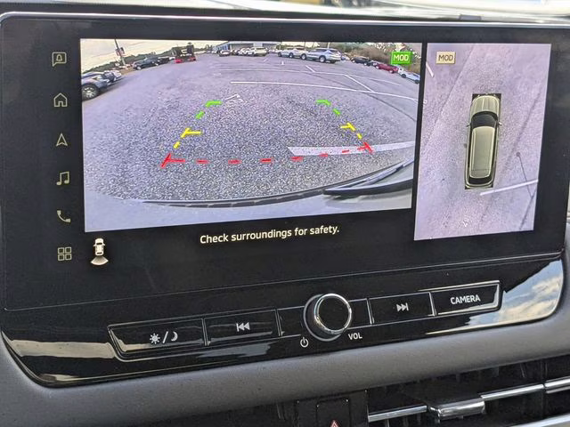 2026 Moonstone Gray/Black Roof Mitsubishi Outlander Trail Edition AWD SUV