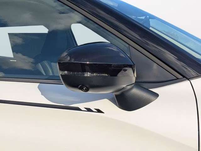 2026 White Diamond/Black Roof Mitsubishi Outlander Trail Edition AWD SUV