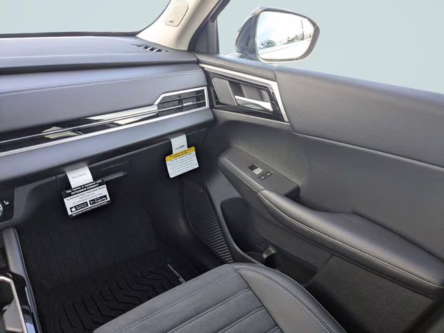 2026 White Diamond/Black Roof Mitsubishi Outlander Trail Edition AWD SUV