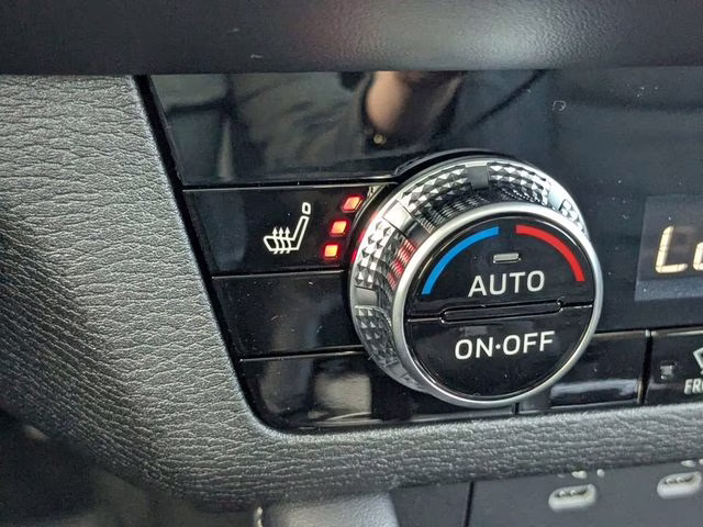 2026 White Diamond/Black Roof Mitsubishi Outlander Trail Edition AWD SUV