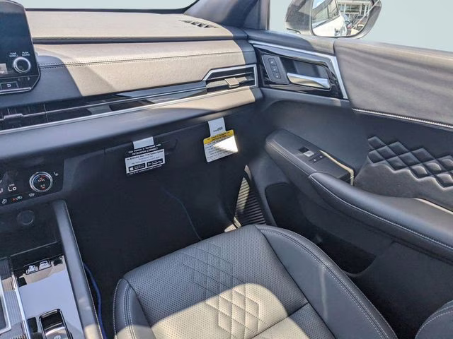 2025 White Diamond Mitsubishi Outlander PHEV SEL Black Edition AWD SUV