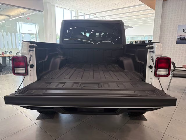 2026 Bright White Clearcoat Jeep Gladiator Sport S 4X4 Truck