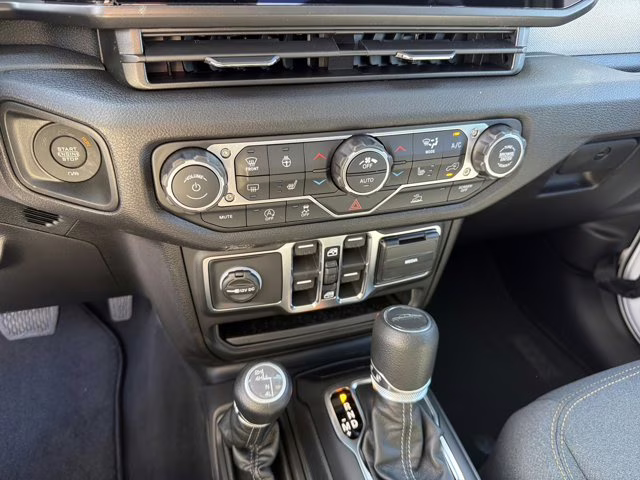 2026 Bright White Clearcoat Jeep Gladiator Sport S 4X4 Truck