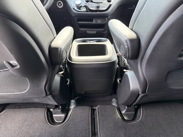 2026 Bright White Clearcoat Chrysler Pacifica Select FWD Van