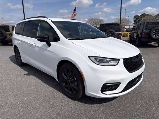 2026 Bright White Clearcoat Chrysler Pacifica Select FWD Van