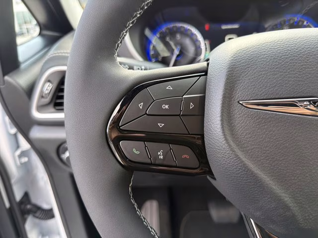 2026 Bright White Clearcoat Chrysler Pacifica Select FWD Van