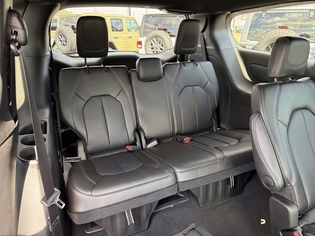 2026 Bright White Clearcoat Chrysler Pacifica Select FWD Van