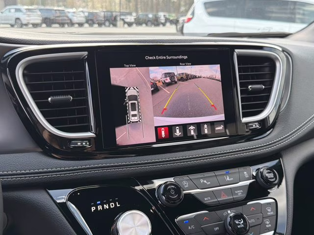 2026 Bright White Clearcoat Chrysler Pacifica Select FWD Van