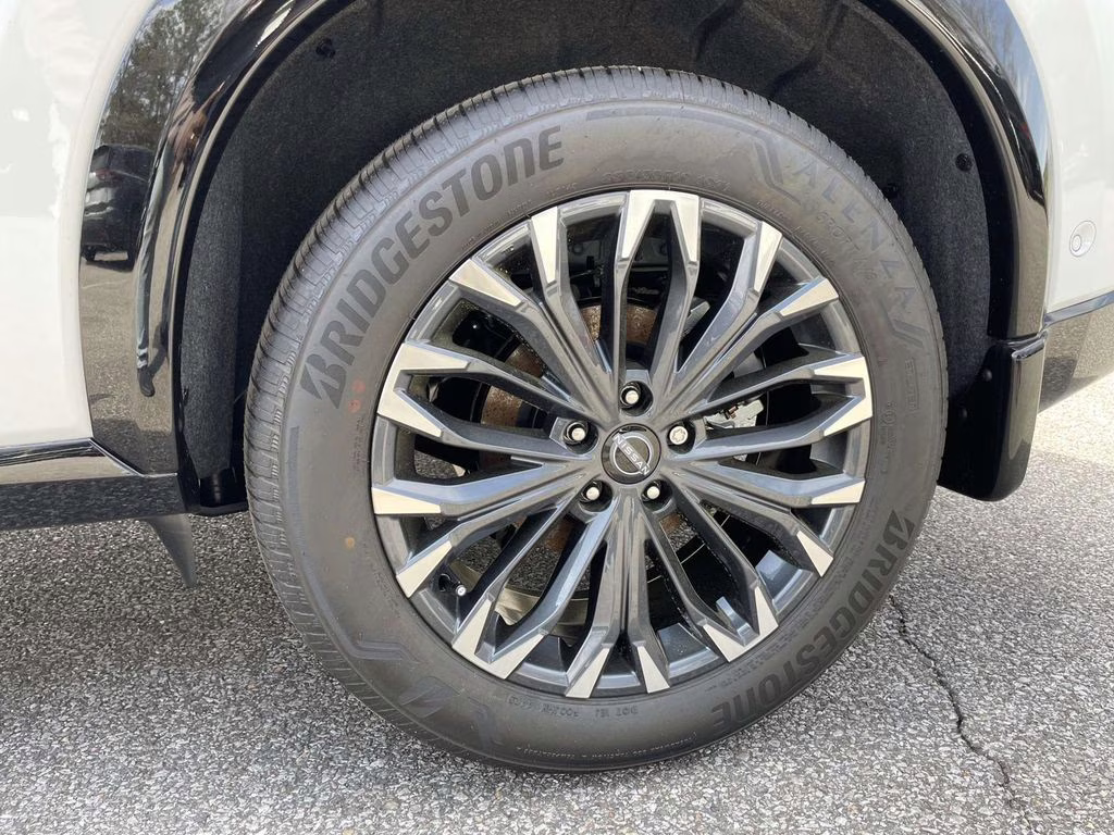 2026 Everest White Pearl Tricoat Nissan Rogue Platinum AWD SUV