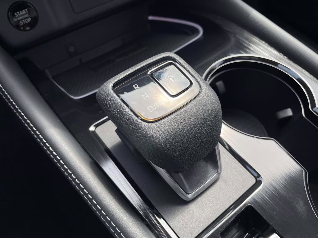 2026 Everest White Pearl Tricoat Nissan Rogue Platinum AWD SUV