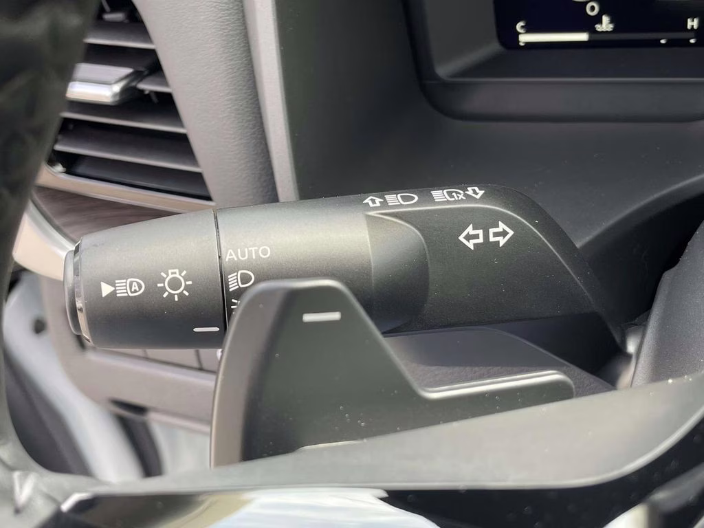 2026 Everest White Pearl Tricoat Nissan Rogue Platinum AWD SUV