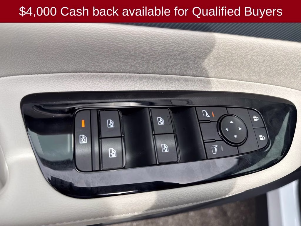 2026 Everest White Pearl Tricoat Nissan Murano SL AWD SUV