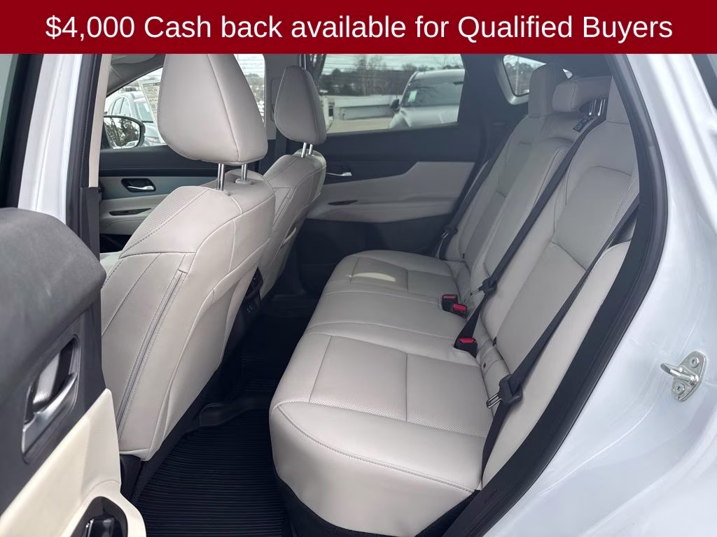 2026 Everest White Pearl Tricoat Nissan Murano SL AWD SUV