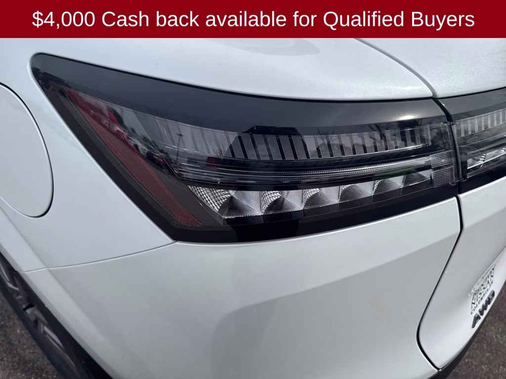 2026 Everest White Pearl Tricoat Nissan Murano SL AWD SUV