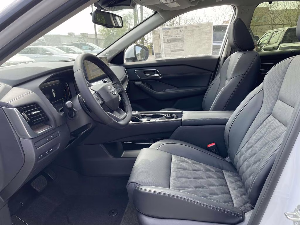 2026 Everest White Pearl Tricoat Nissan Rogue Platinum AWD SUV