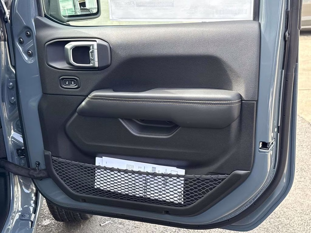 2026 Anvil Clearcoat Jeep Gladiator Sahara 4X4 Truck