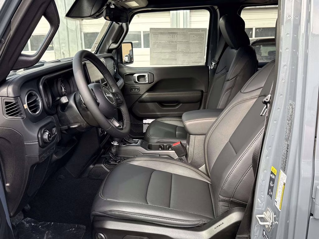 2026 Anvil Clearcoat Jeep Gladiator Sahara 4X4 Truck