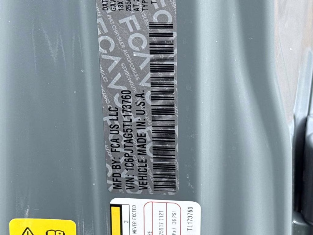 2026 Anvil Clearcoat Jeep Gladiator Sahara 4X4 Truck