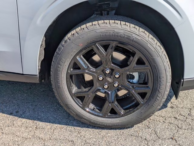 2026 White Metallic Ford Maverick XLT AWD Truck