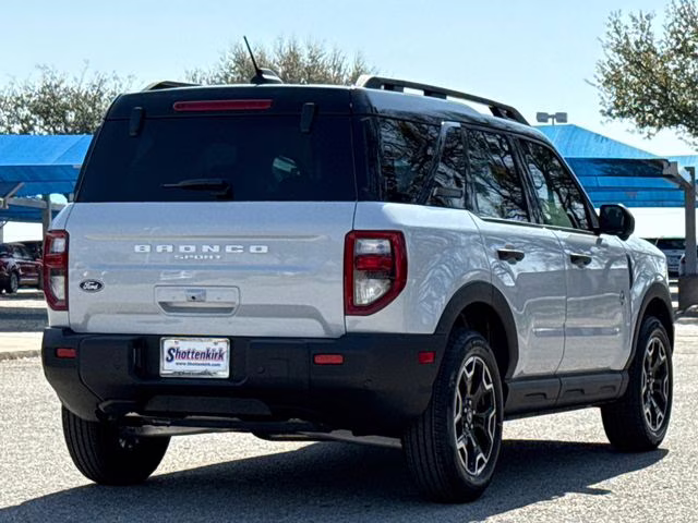 2026 White Ford Bronco Sport Outer Banks 4X4 SUV