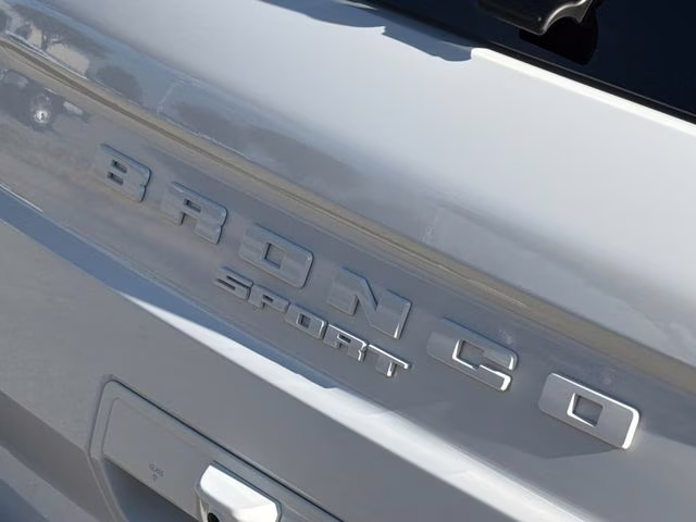 2026 Oxford White Ford Bronco Sport Badlands 4X4 SUV