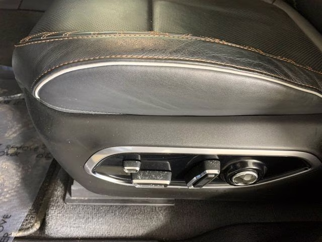 2022 Diamond Black Crystal Pearlcoat Jeep Grand Cherokee L Summit 4X4 SUV