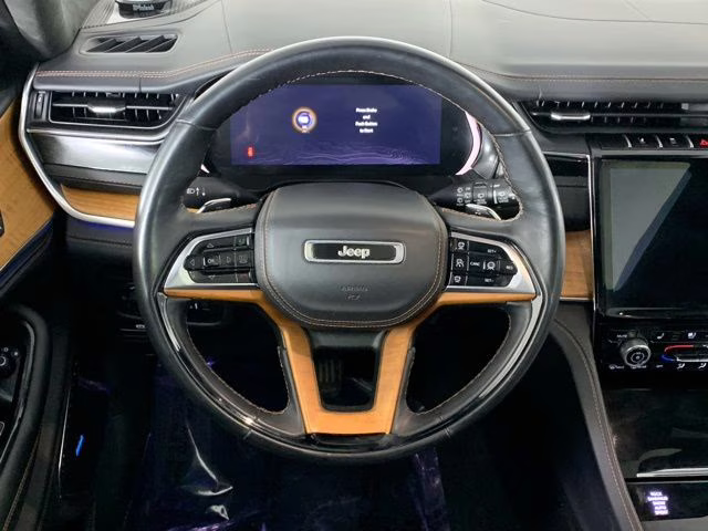 2022 Diamond Black Crystal Pearlcoat Jeep Grand Cherokee L Summit 4X4 SUV