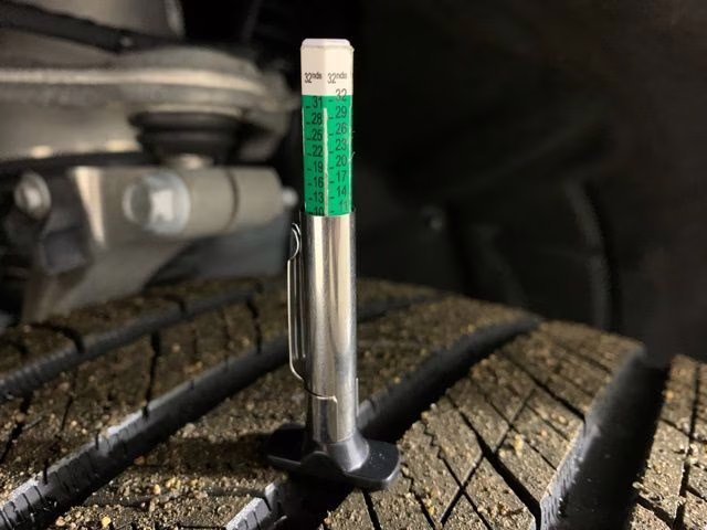 2022 Diamond Black Crystal Pearlcoat Jeep Grand Cherokee L Summit 4X4 SUV