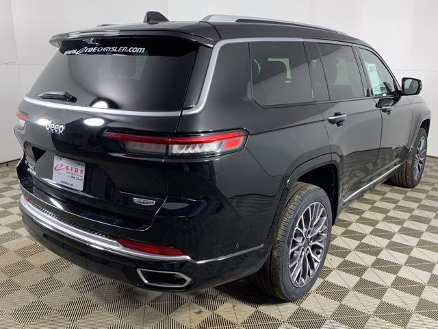 2022 Diamond Black Crystal Pearlcoat Jeep Grand Cherokee L Summit 4X4 SUV