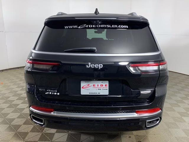 2022 Diamond Black Crystal Pearlcoat Jeep Grand Cherokee L Summit 4X4 SUV