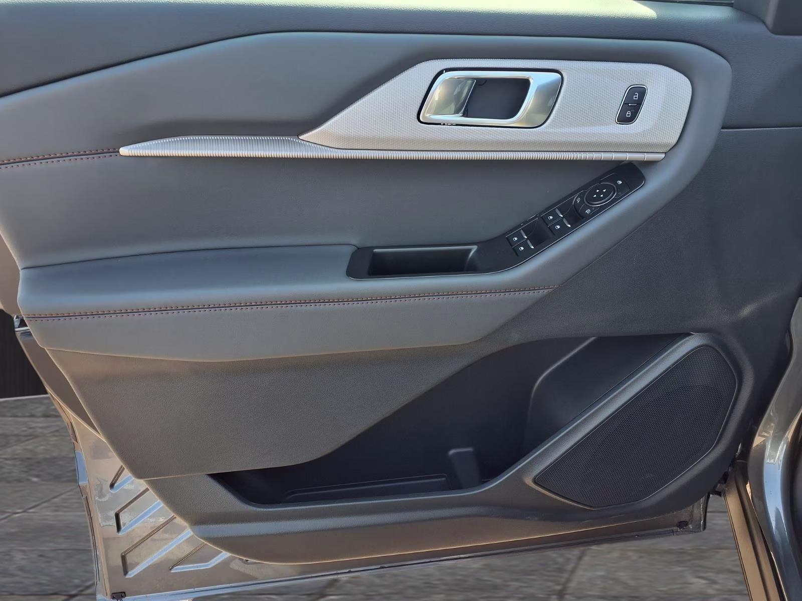 2026 Gray Metallic Ford Explorer Active RWD SUV