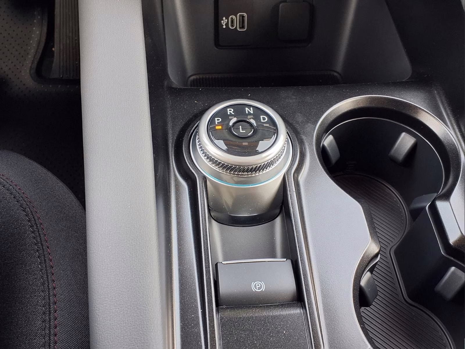 2026 Gray Metallic Ford Explorer Active RWD SUV