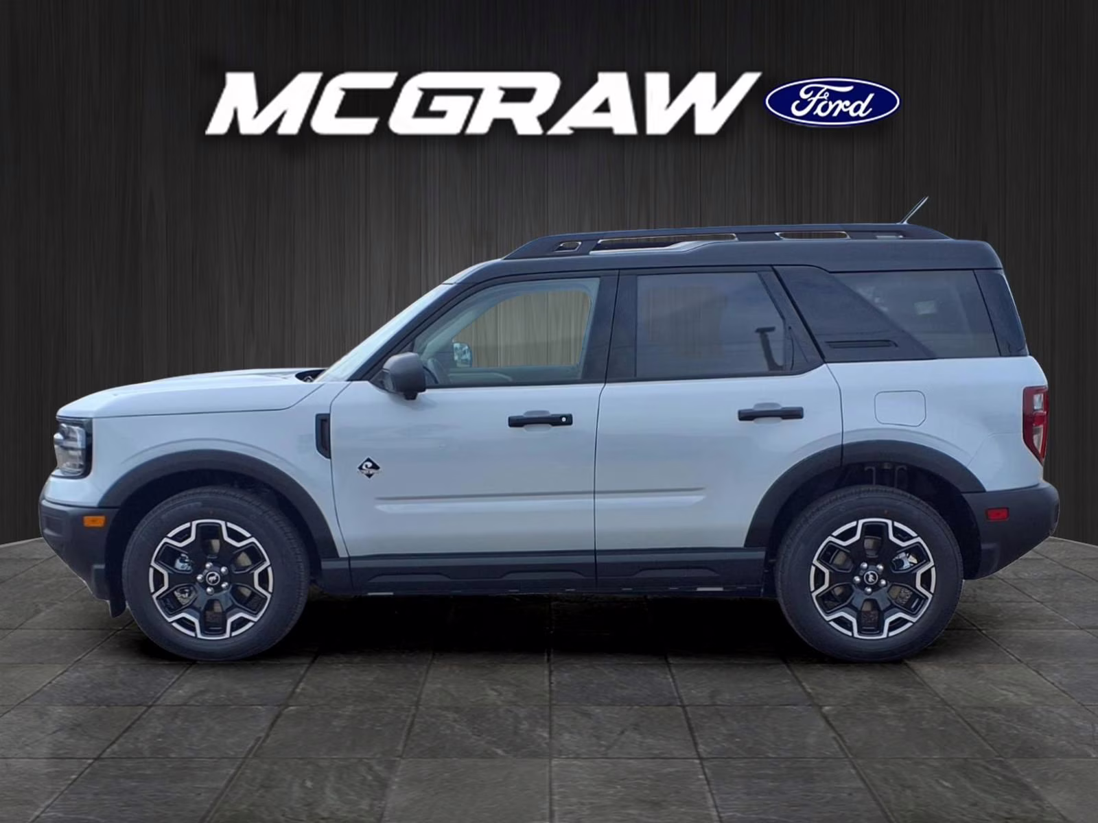 2026 White Metallic Ford Bronco Sport Outer Banks 4X4 SUV