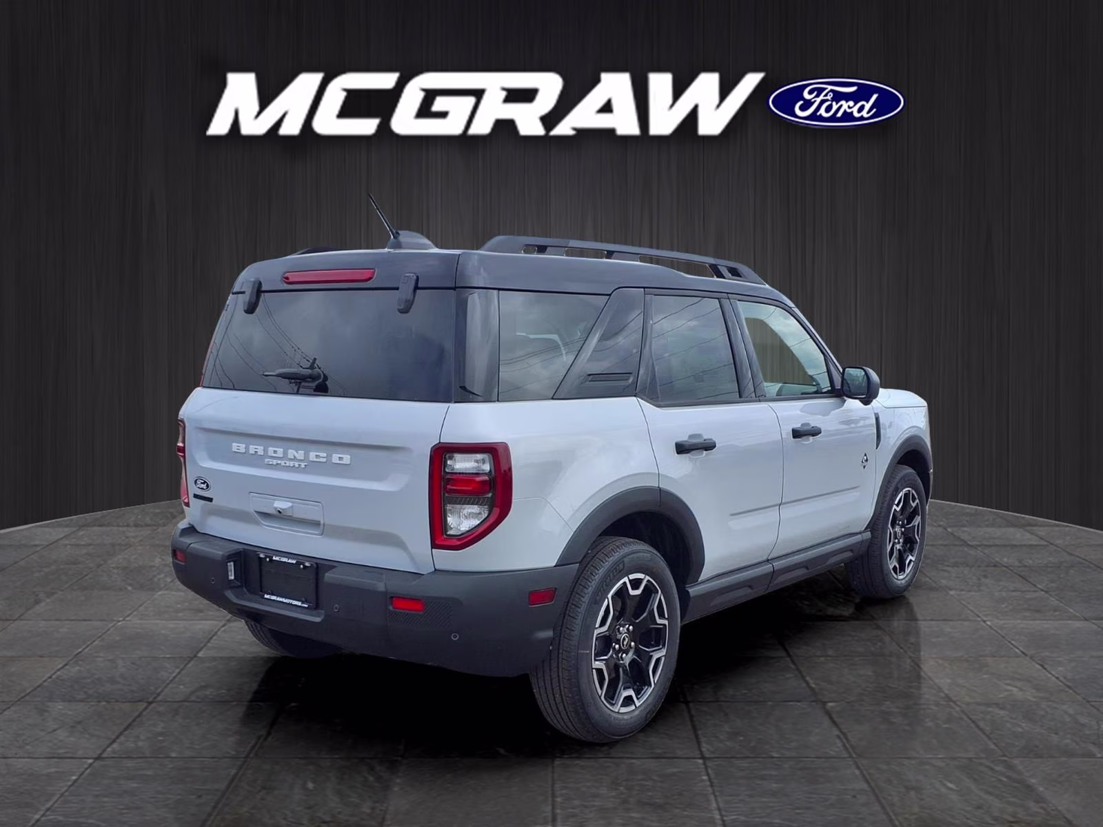2026 White Metallic Ford Bronco Sport Outer Banks 4X4 SUV