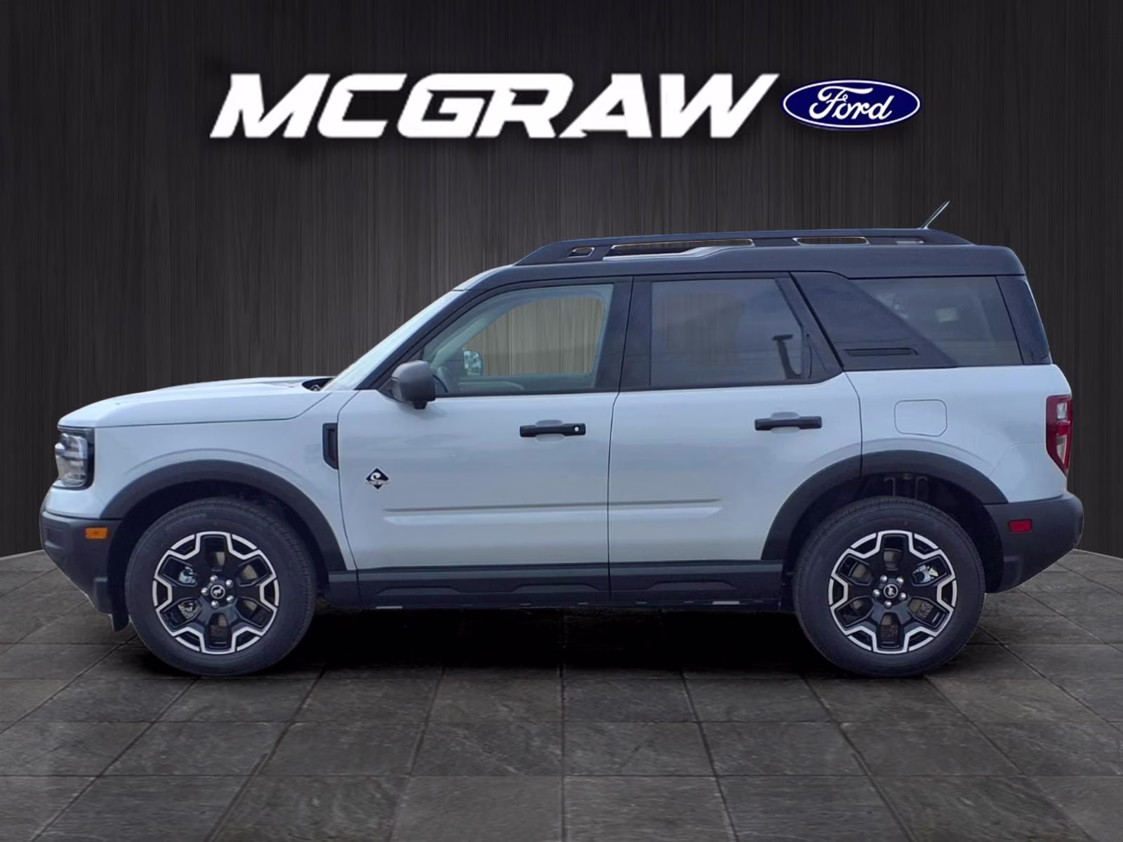 2026 White Metallic Ford Bronco Sport Outer Banks 4X4 SUV