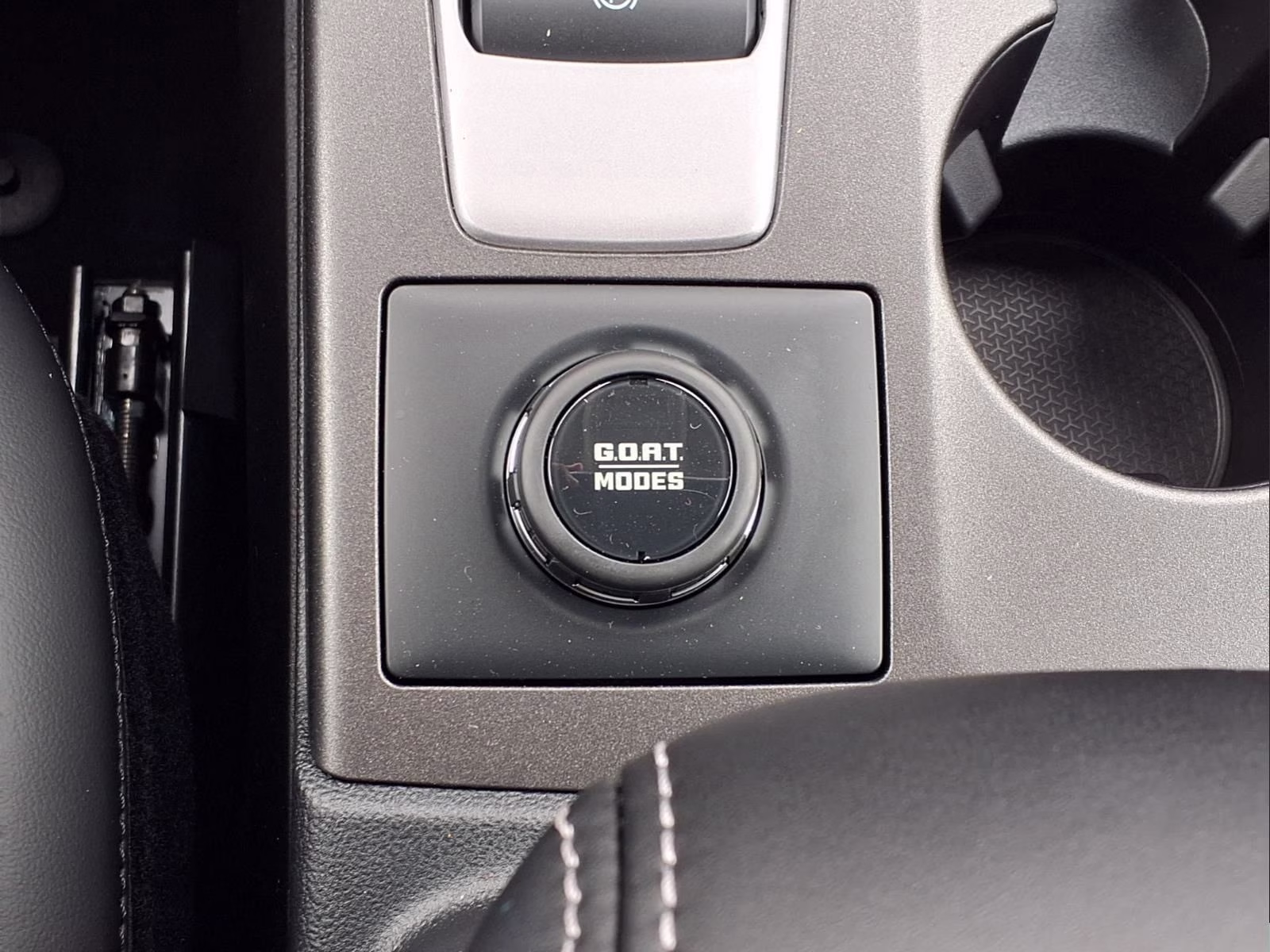 2026 White Metallic Ford Bronco Sport Outer Banks 4X4 SUV