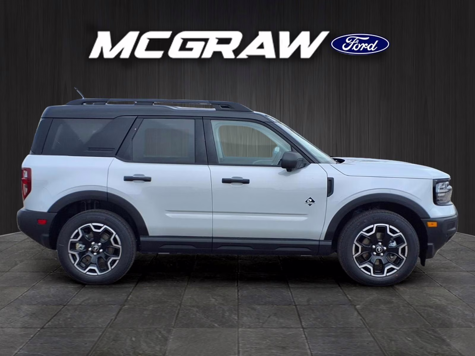 2026 White Metallic Ford Bronco Sport Outer Banks 4X4 SUV