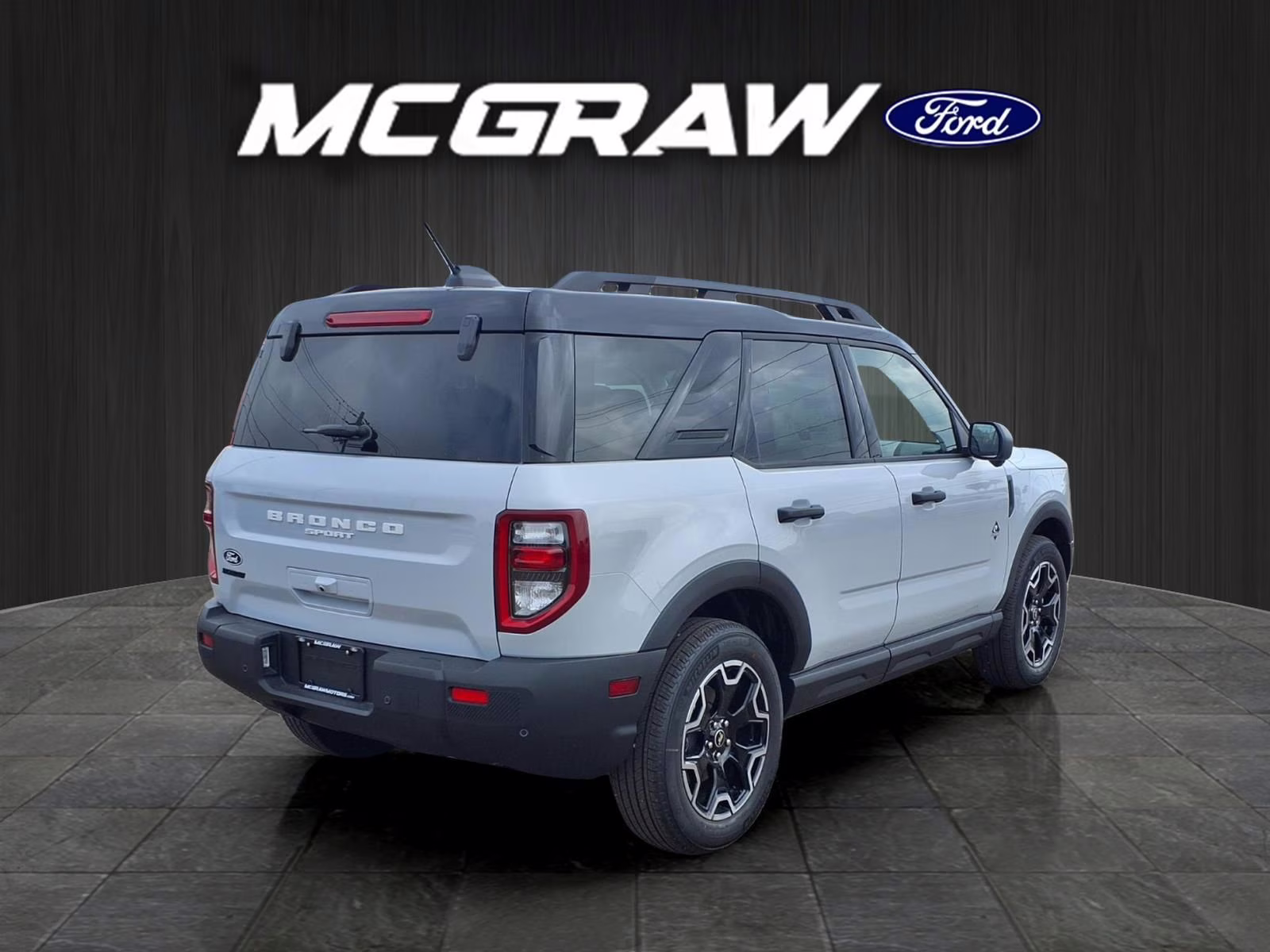2026 White Metallic Ford Bronco Sport Outer Banks 4X4 SUV