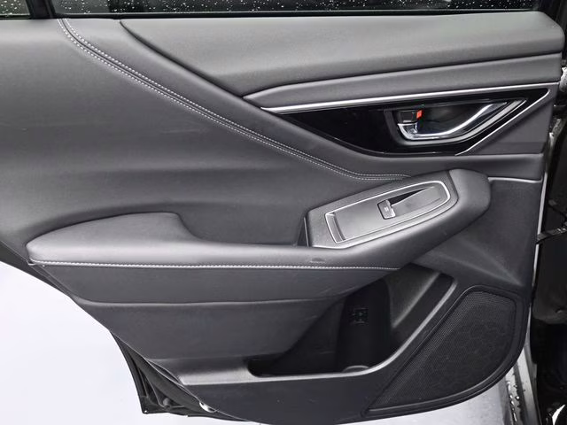 2024 Crystal Black Silica Subaru Outback Limited AWD SUV