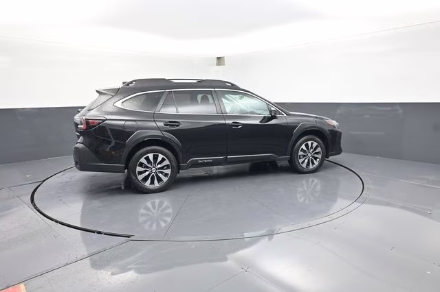 2024 Crystal Black Silica Subaru Outback Limited AWD SUV