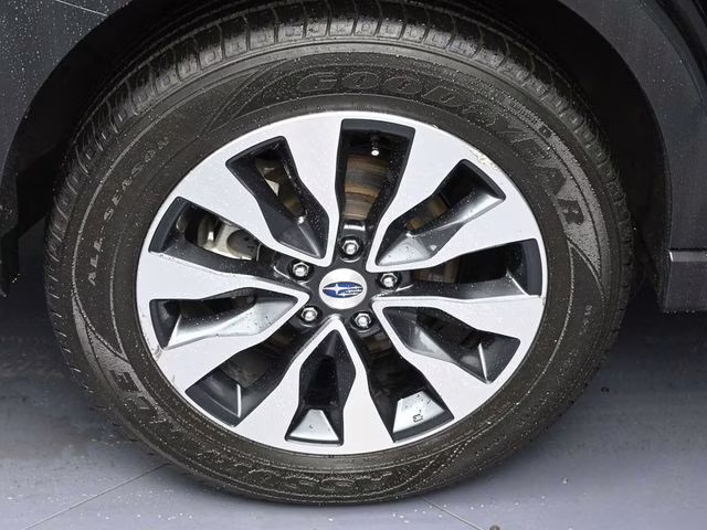 2024 Crystal Black Silica Subaru Outback Limited AWD SUV