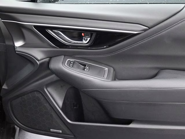 2024 Crystal Black Silica Subaru Outback Limited AWD SUV