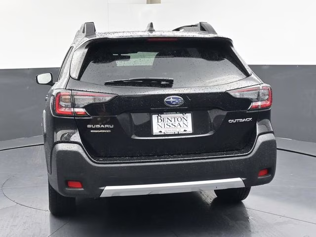 2024 Crystal Black Silica Subaru Outback Limited AWD SUV