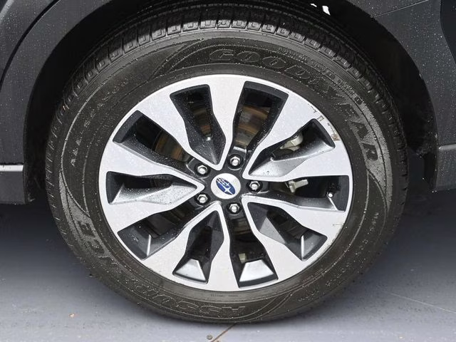 2024 Crystal Black Silica Subaru Outback Limited AWD SUV