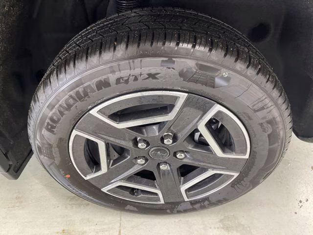 2026 Diamond Black Crystal Pearlcoat Jeep Cherokee Laredo 4X4 SUV