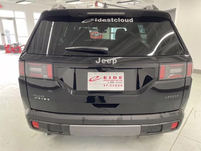 2026 Diamond Black Crystal Pearlcoat Jeep Cherokee Laredo 4X4 SUV