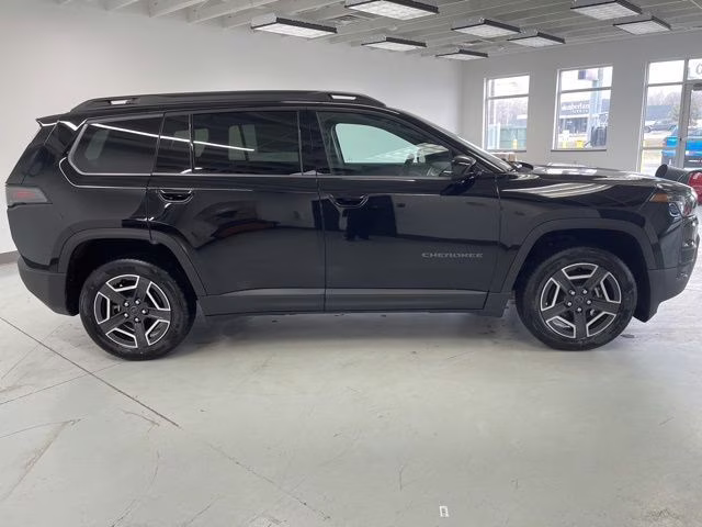2026 Diamond Black Crystal Pearlcoat Jeep Cherokee Laredo 4X4 SUV
